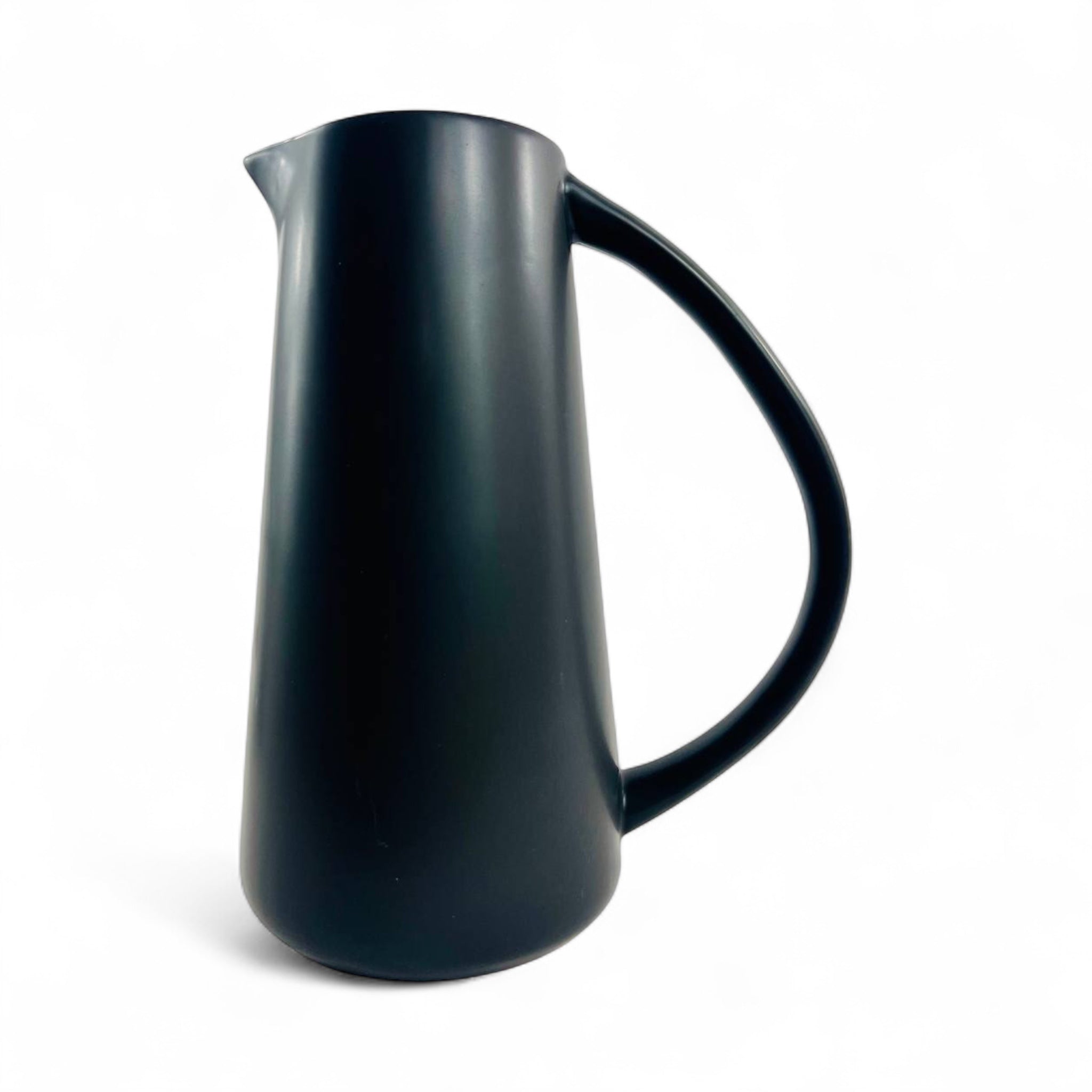 MATTE BLACK PITCHER
