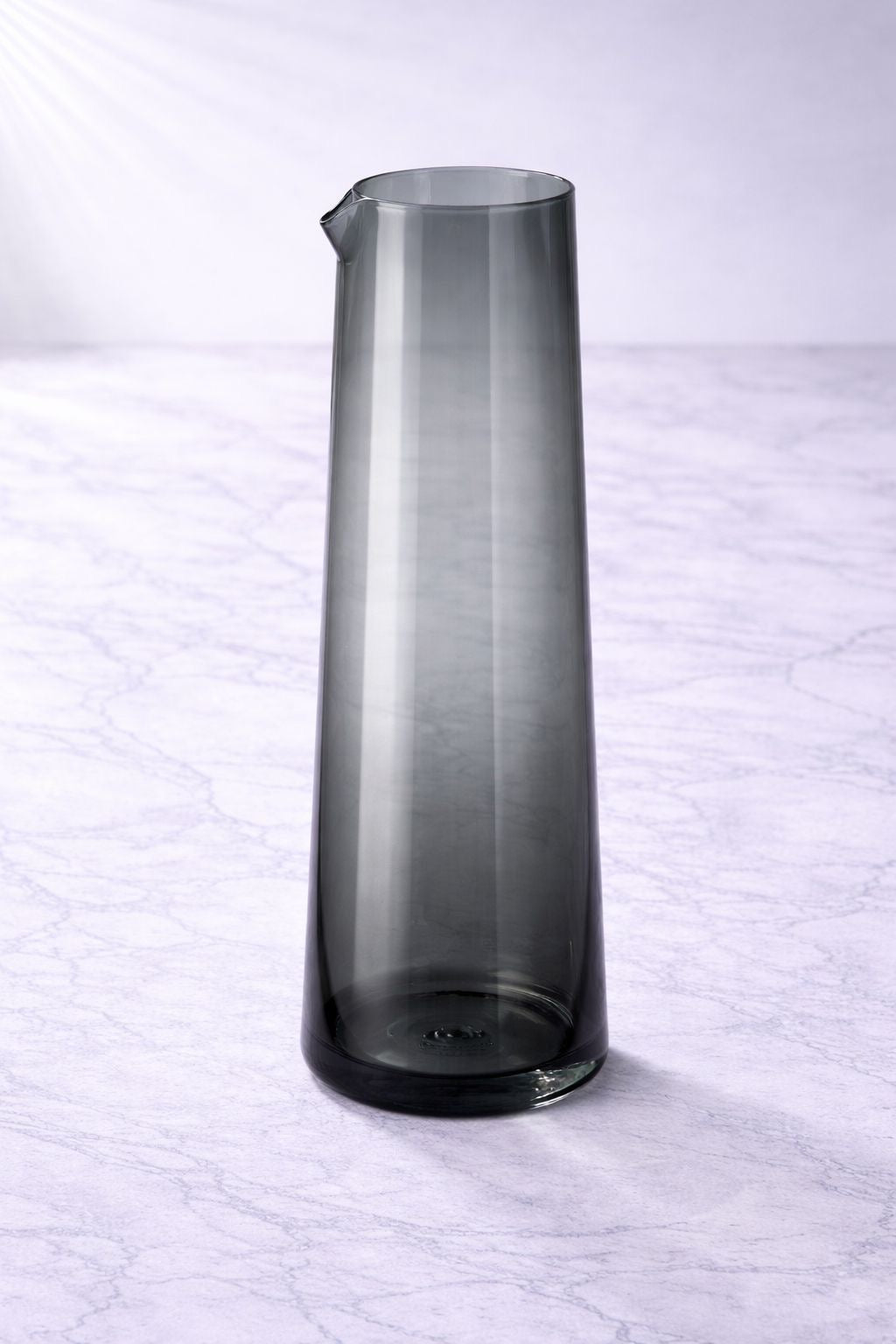 Jarra de Vidrio Ahumado con Vertedor