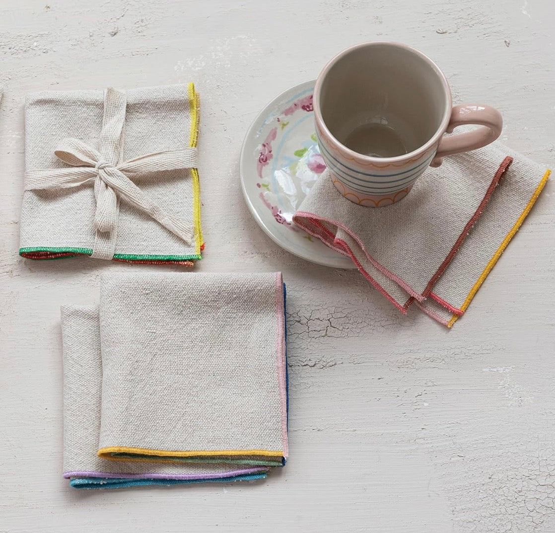 SET 4 COCKTAIL NAPKINS W COLORED EDGE