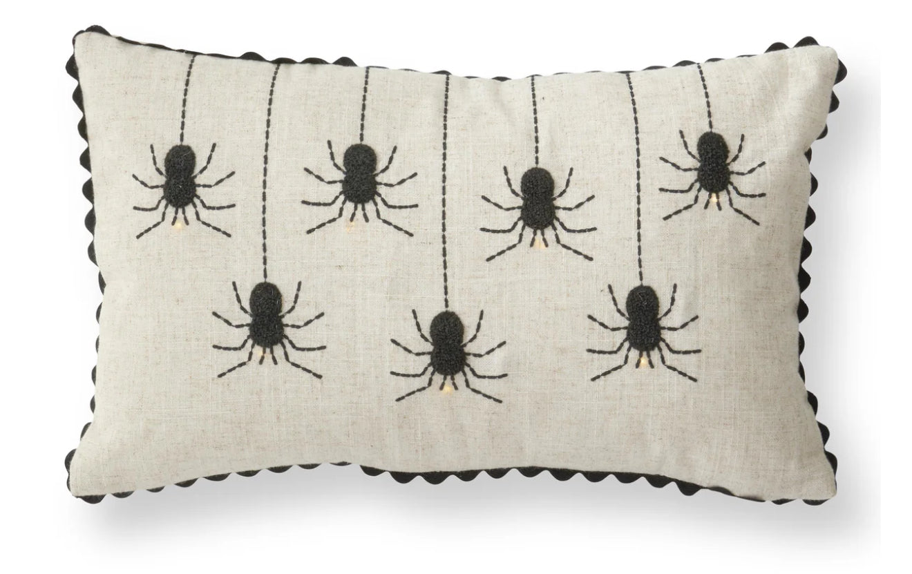 Cojín Decorativo de Halloween con Arañas Bordadas