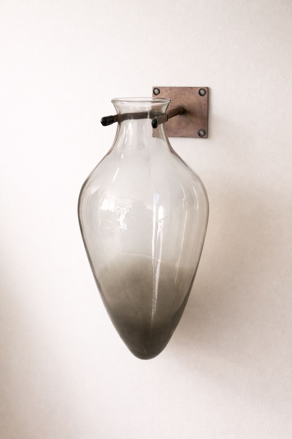 Elegante Florero Decorativo de Pared S